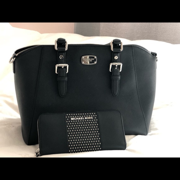 Michael Kors purse & wallet - Picture 2 of 4